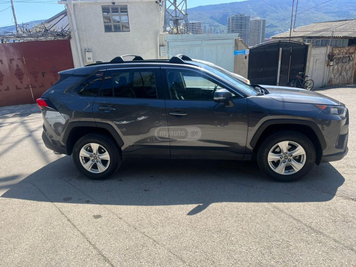 Toyota RAV 4 - фото 4