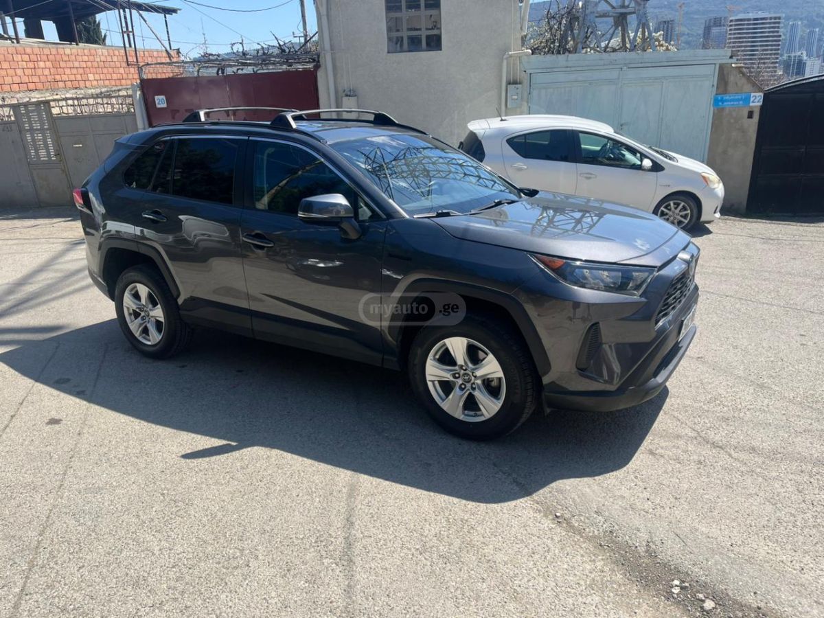 Toyota RAV 4 - фото 5