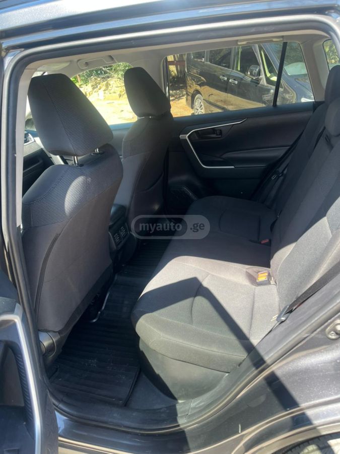 Toyota RAV 4 - фото 8