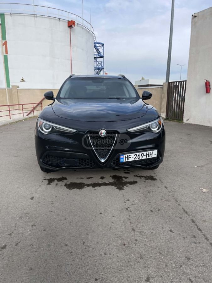 Alfa Romeo Stelvio - фото 1