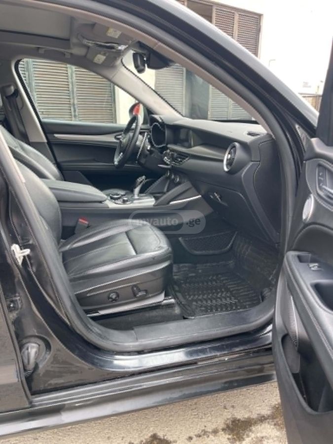 Alfa Romeo Stelvio - фото 4