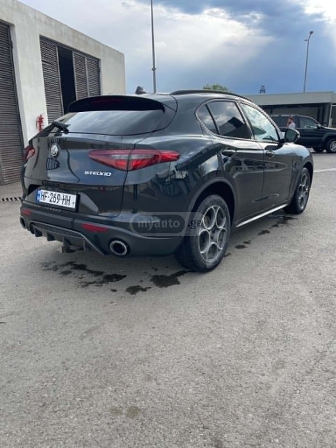 Alfa Romeo Stelvio - фото 5