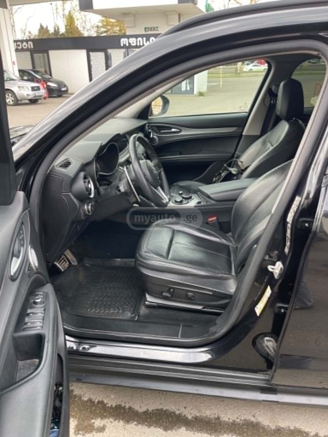 Alfa Romeo Stelvio - фото 7