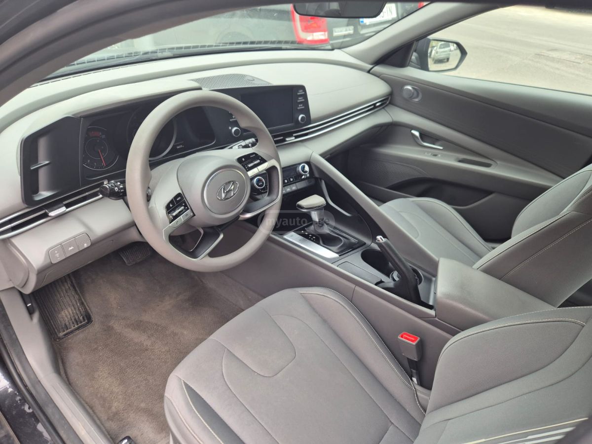 Hyundai Elantra - фото 12