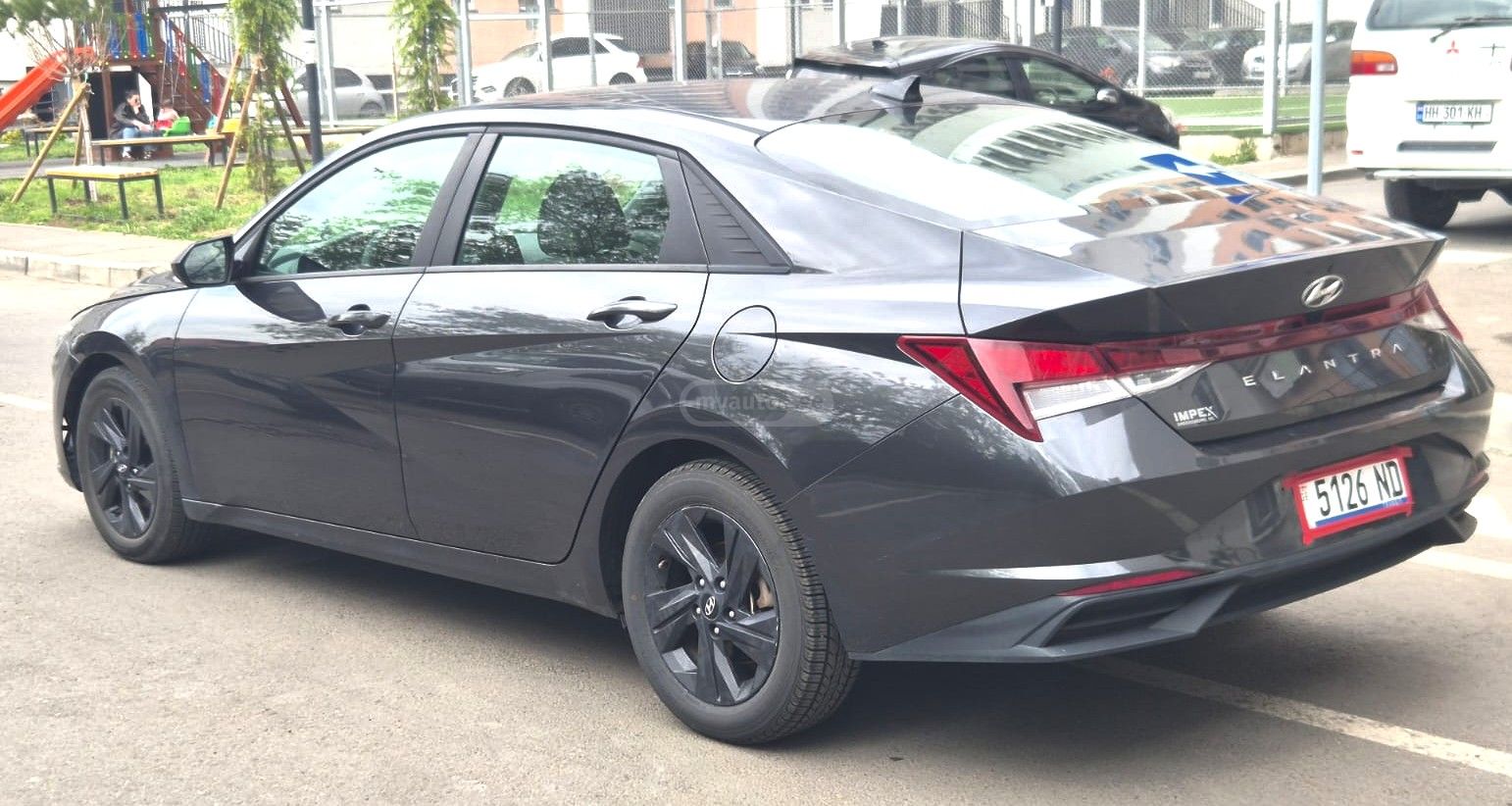 Hyundai Elantra - фото 7