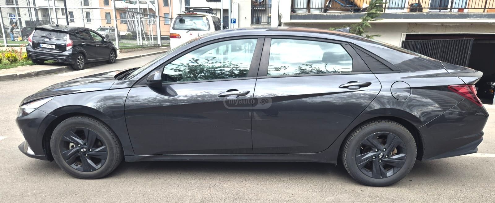 Hyundai Elantra - фото 8