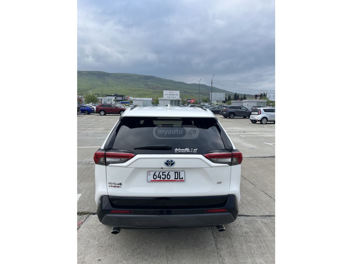 Toyota Rav 4 - фото 4