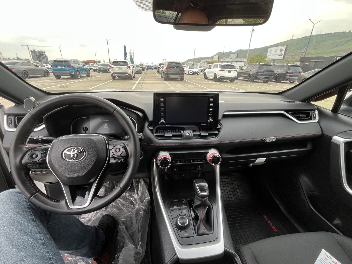 Toyota Rav 4 - фото 5