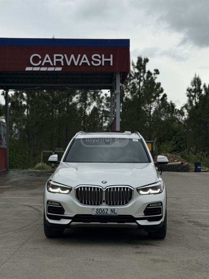 BMW X5 - фото 1