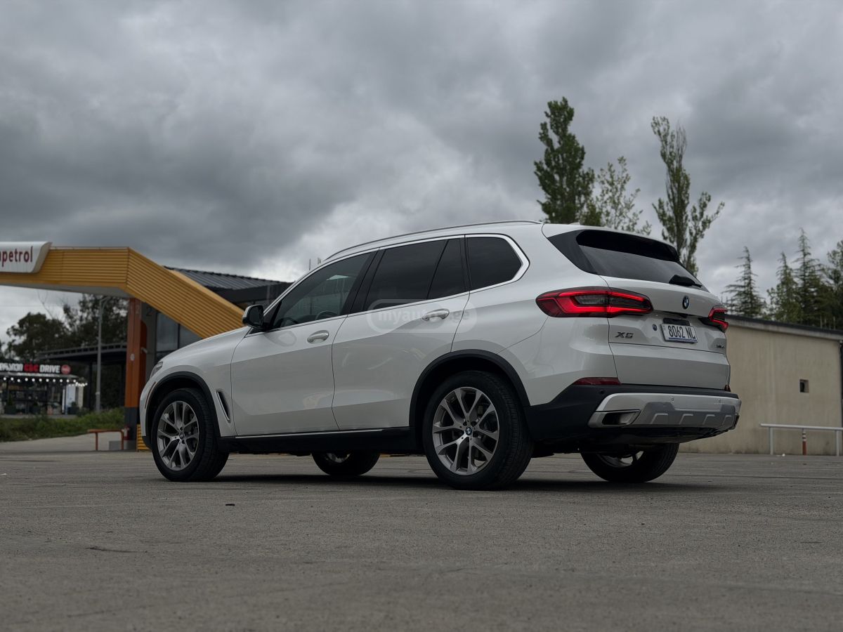 BMW X5 - фото 6