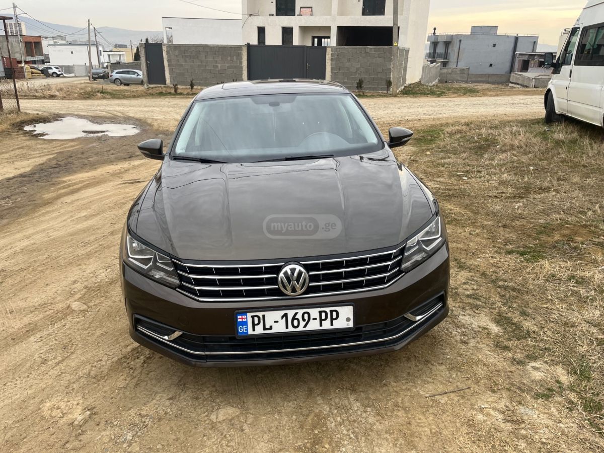 Volkswagen Passat - фото 1