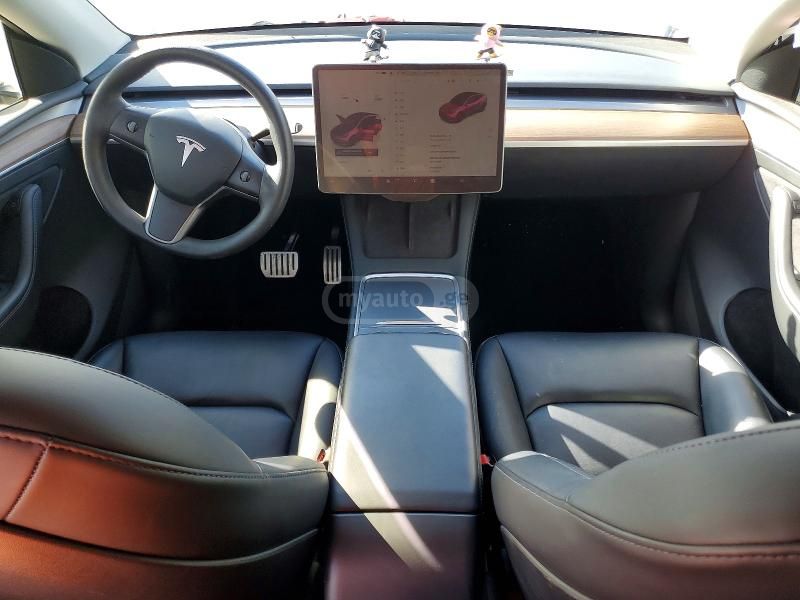 Tesla Model Y - фото 6