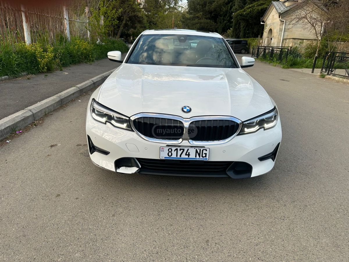 BMW 330 - фото 2