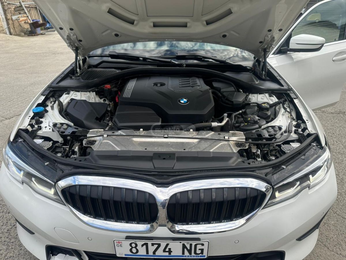 BMW 330 - фото 3