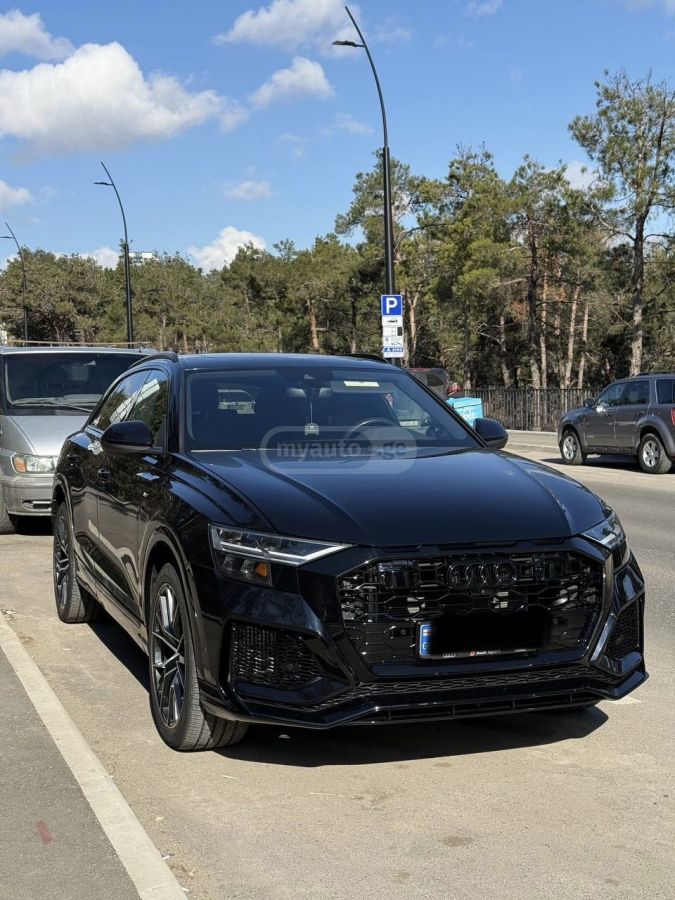 Audi Q8 - фото 1