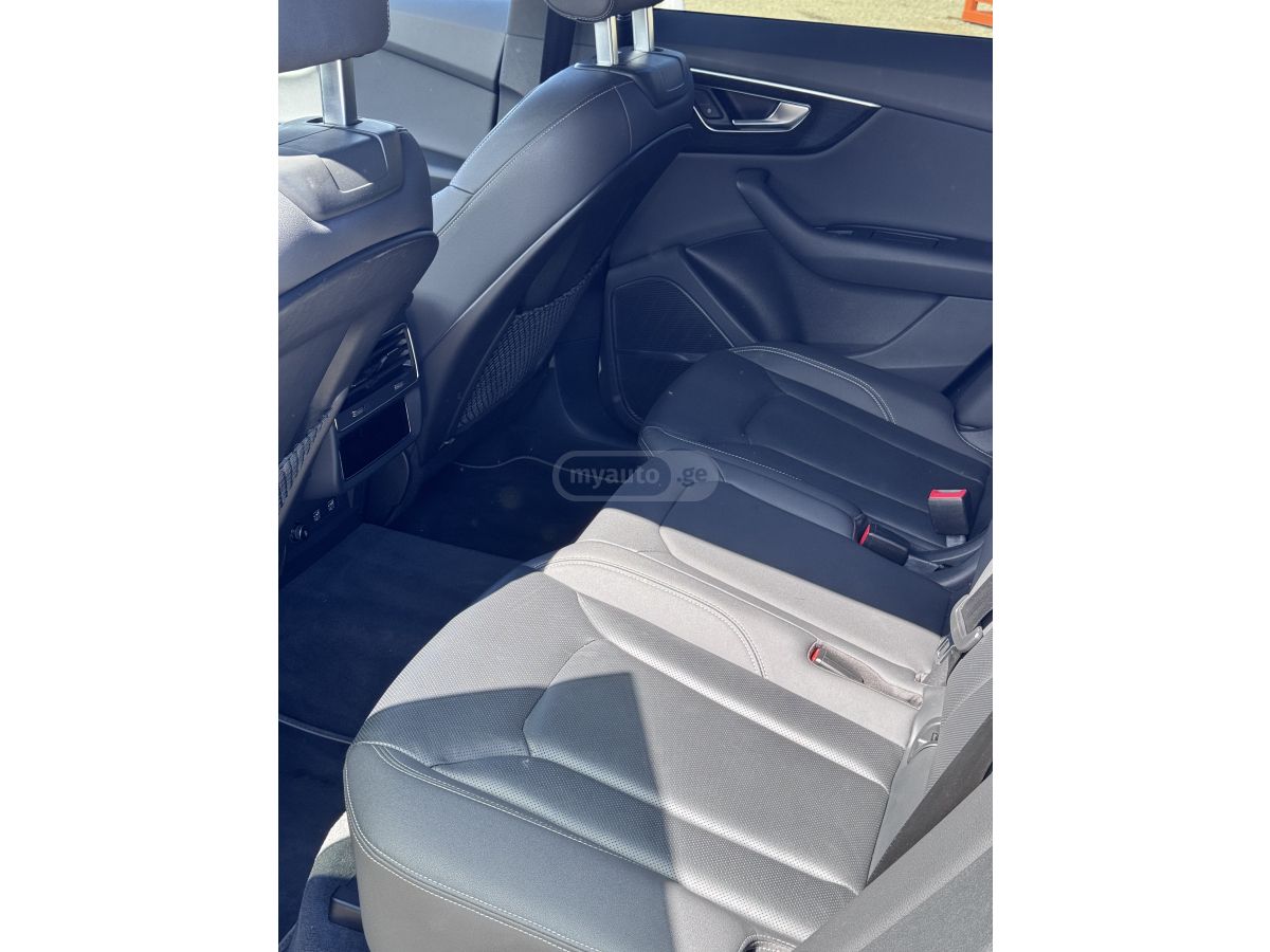 Audi Q8 - фото 10