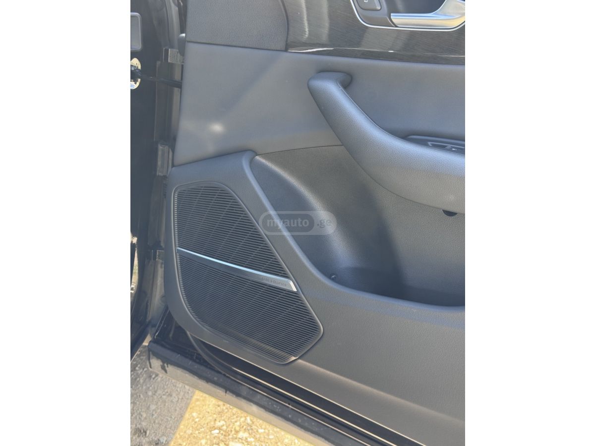 Audi Q8 - фото 13