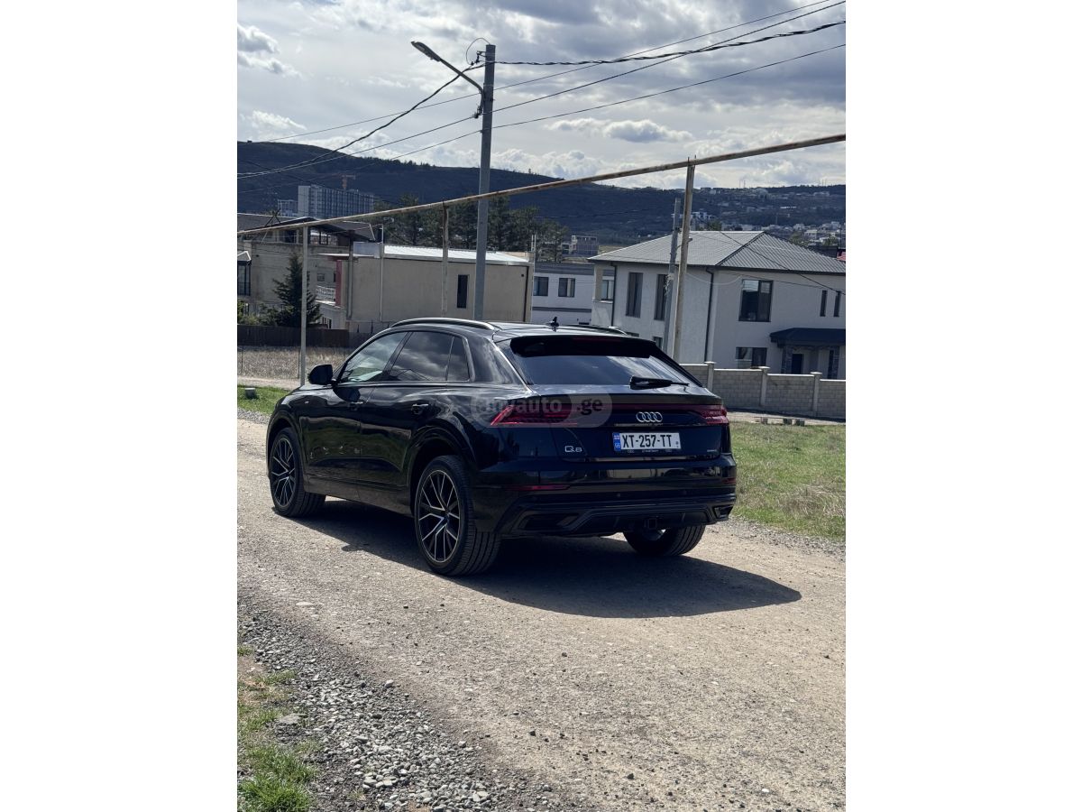 Audi Q8 - фото 3