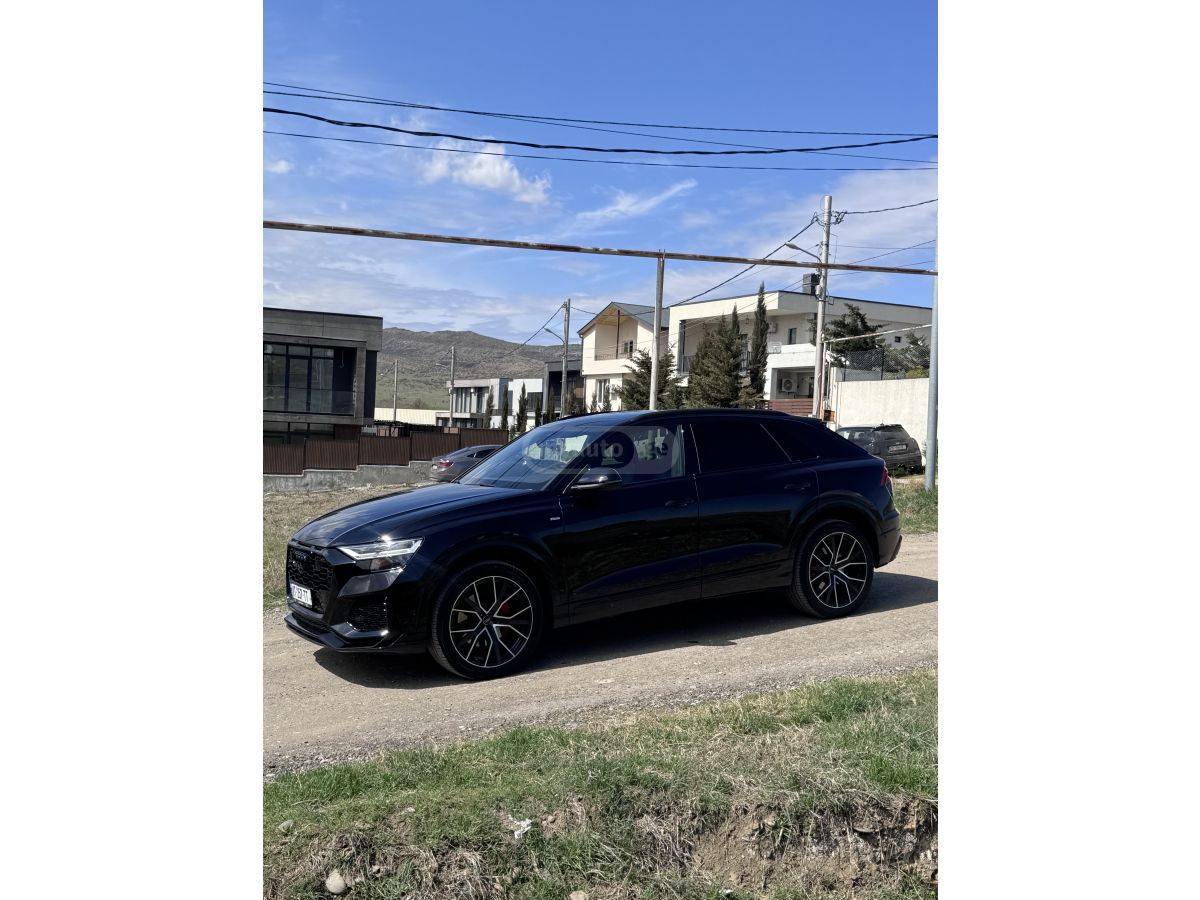 Audi Q8 - фото 4