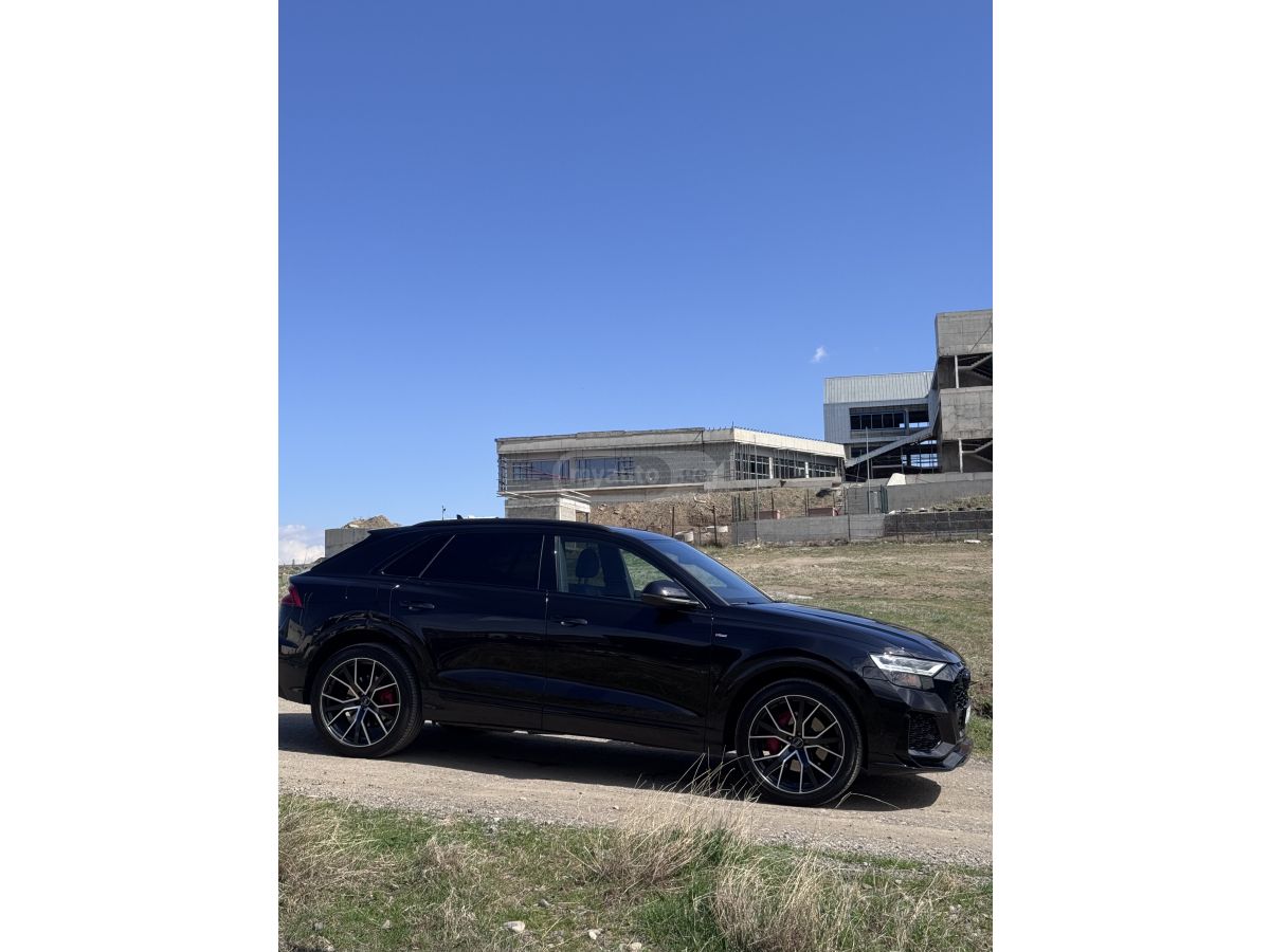 Audi Q8 - фото 5