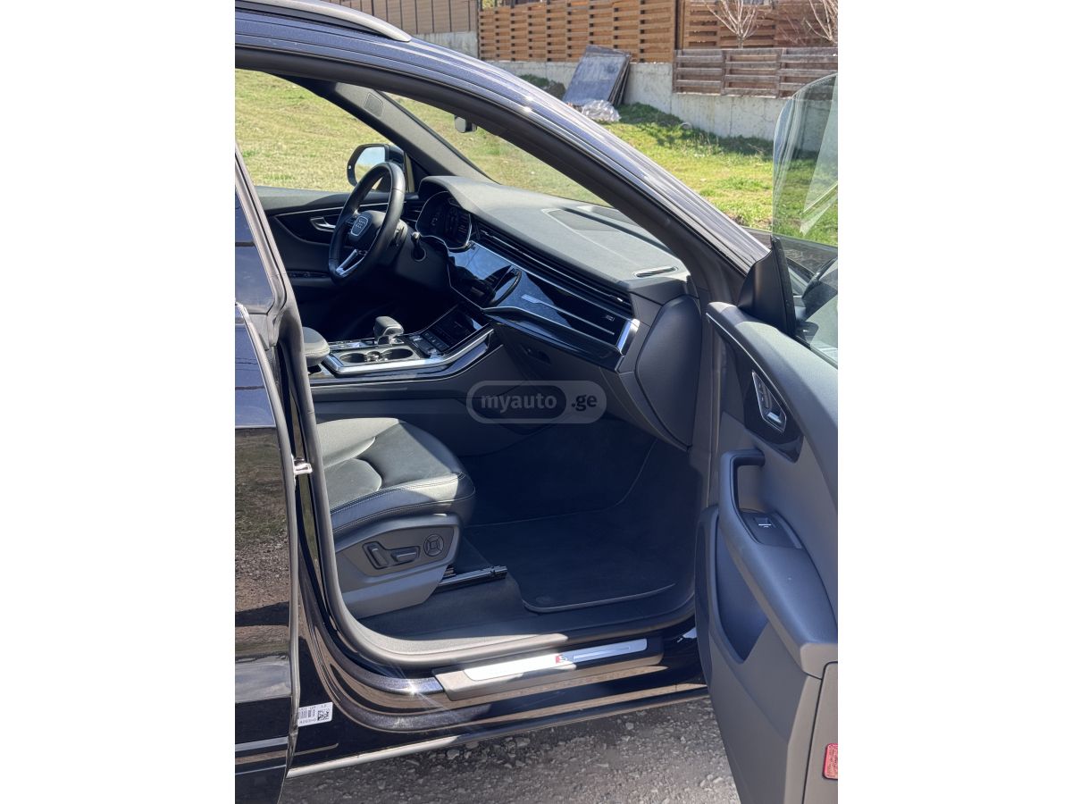 Audi Q8 - фото 8