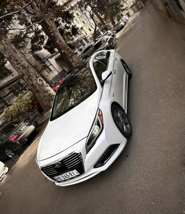 Hyundai Sonata - фото 1