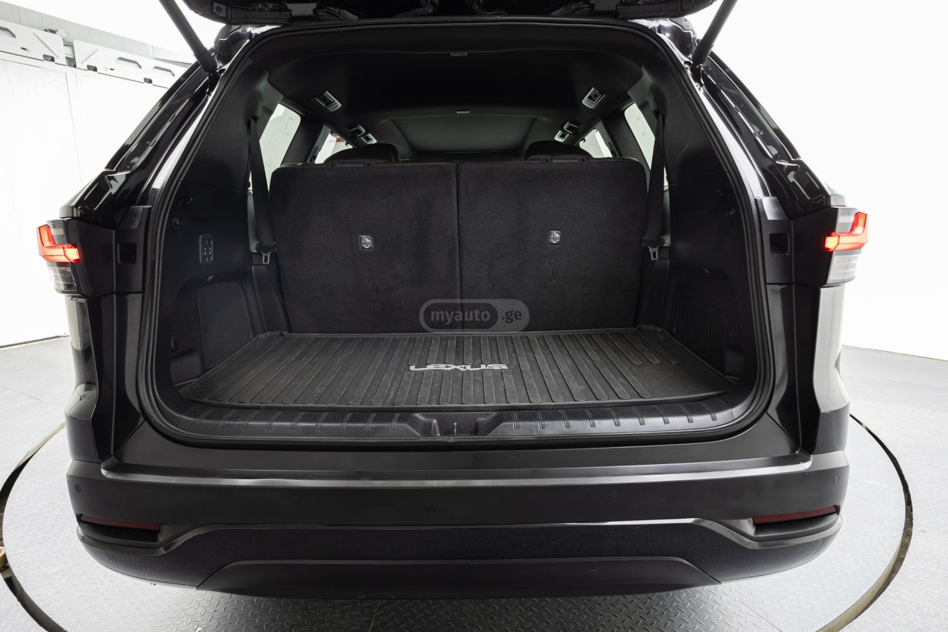 Lexus Lexus TX — миниатюра 7