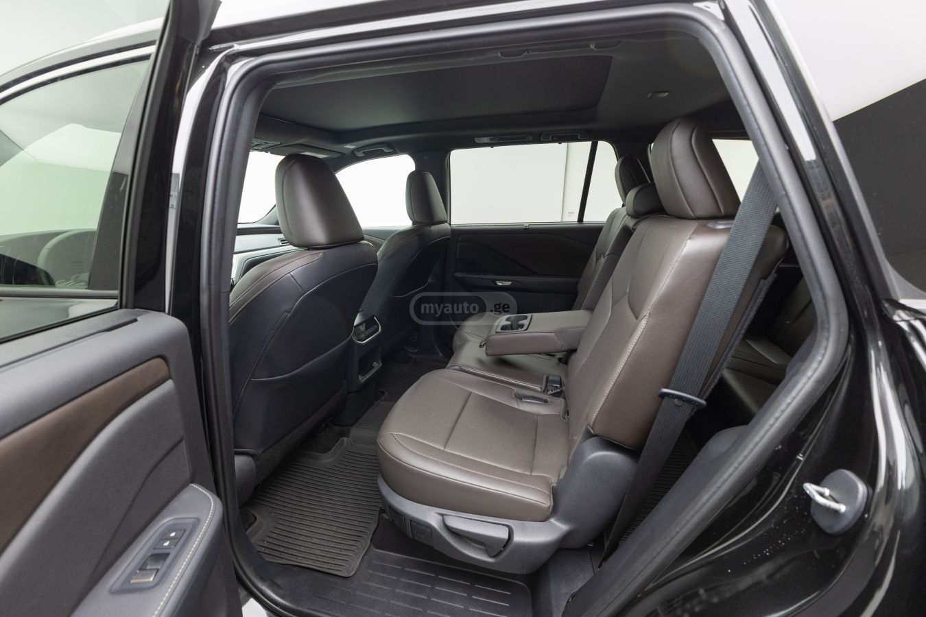 Lexus Lexus TX — миниатюра 8