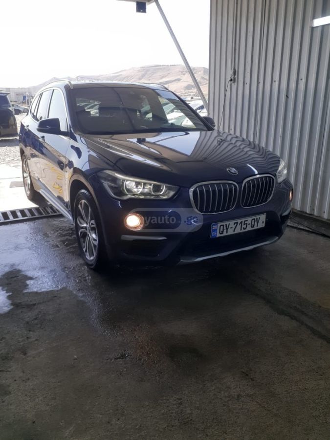 BMW X1 - фото 1