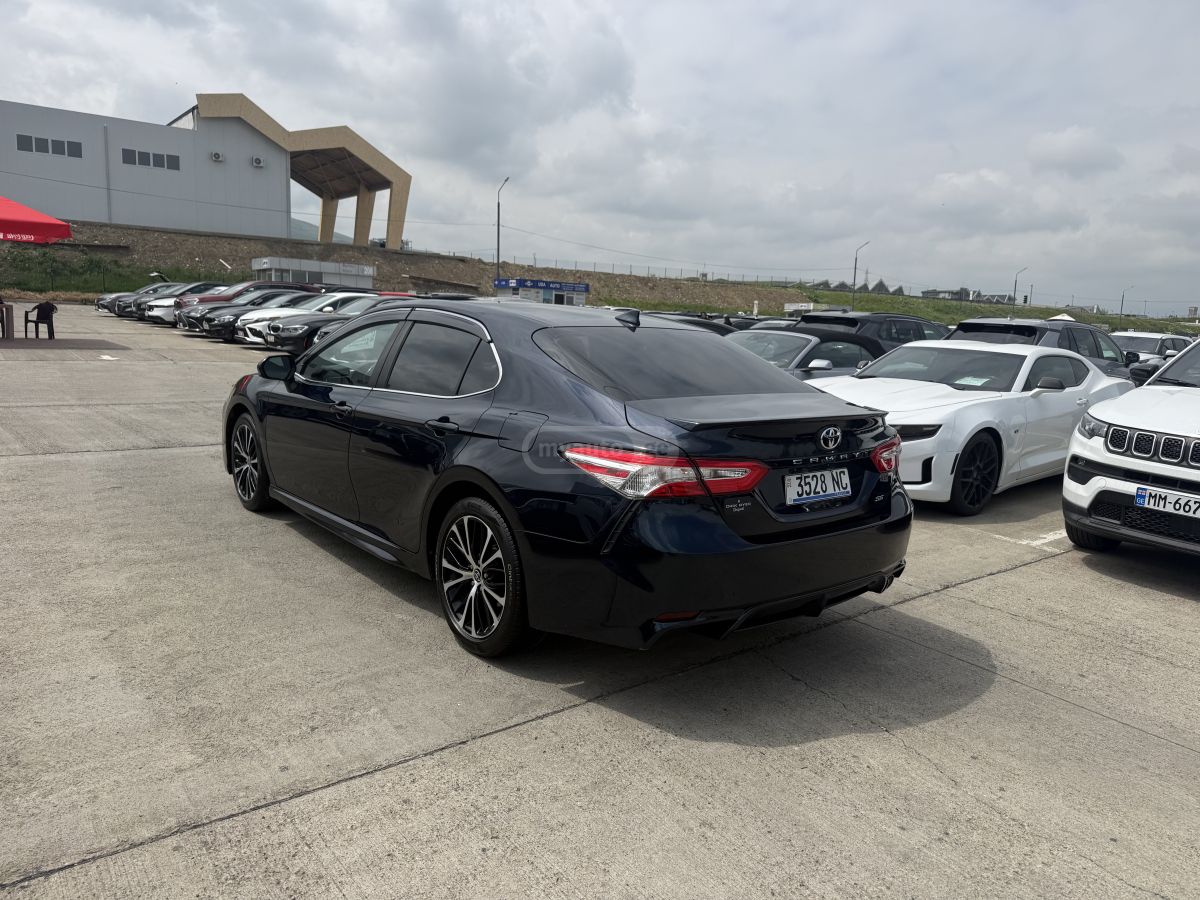 Toyota Camry - фото 7