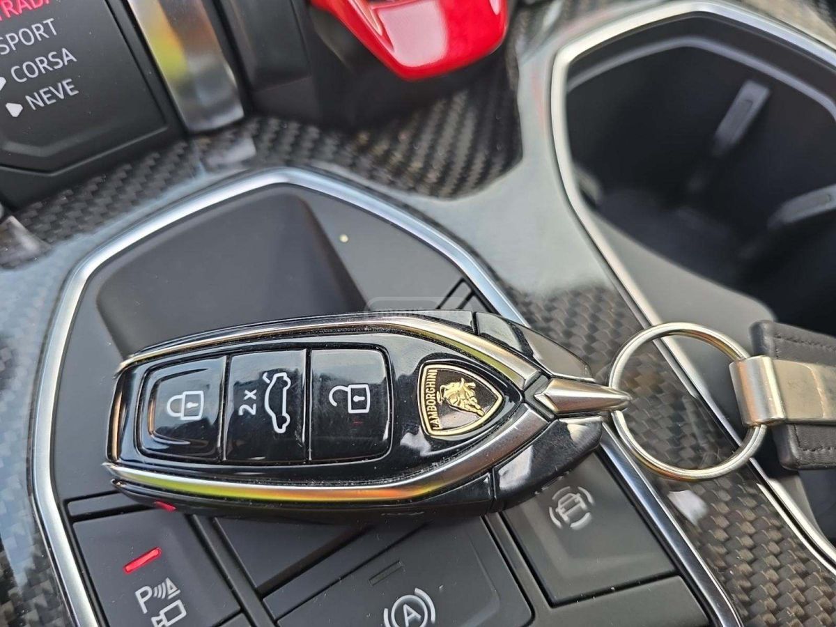 Lamborghini Urus - фото 12