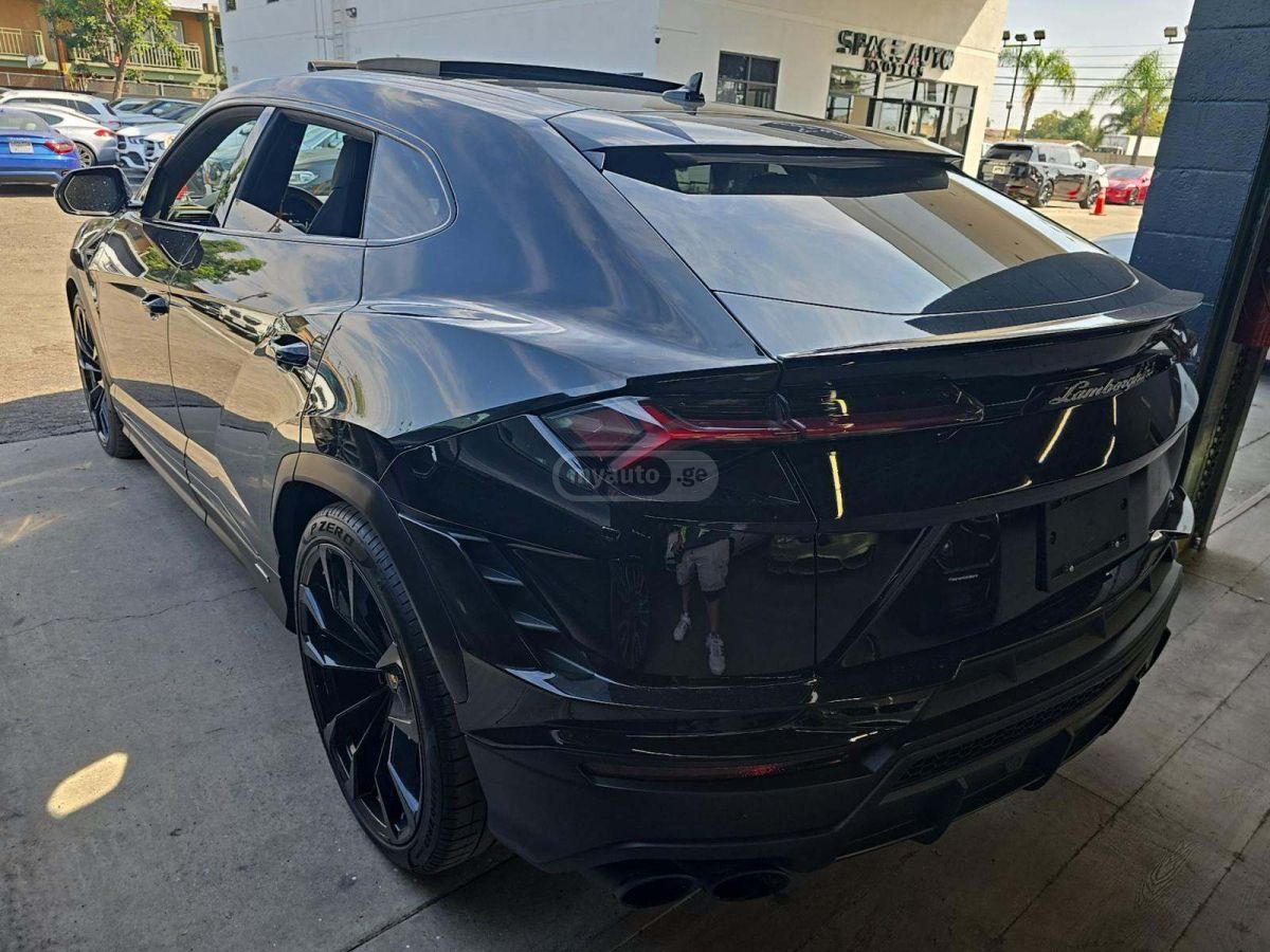 Lamborghini Urus - фото 4