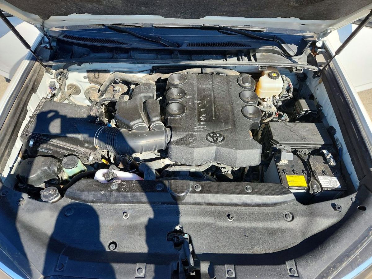 Toyota 4 Runner - фото 11