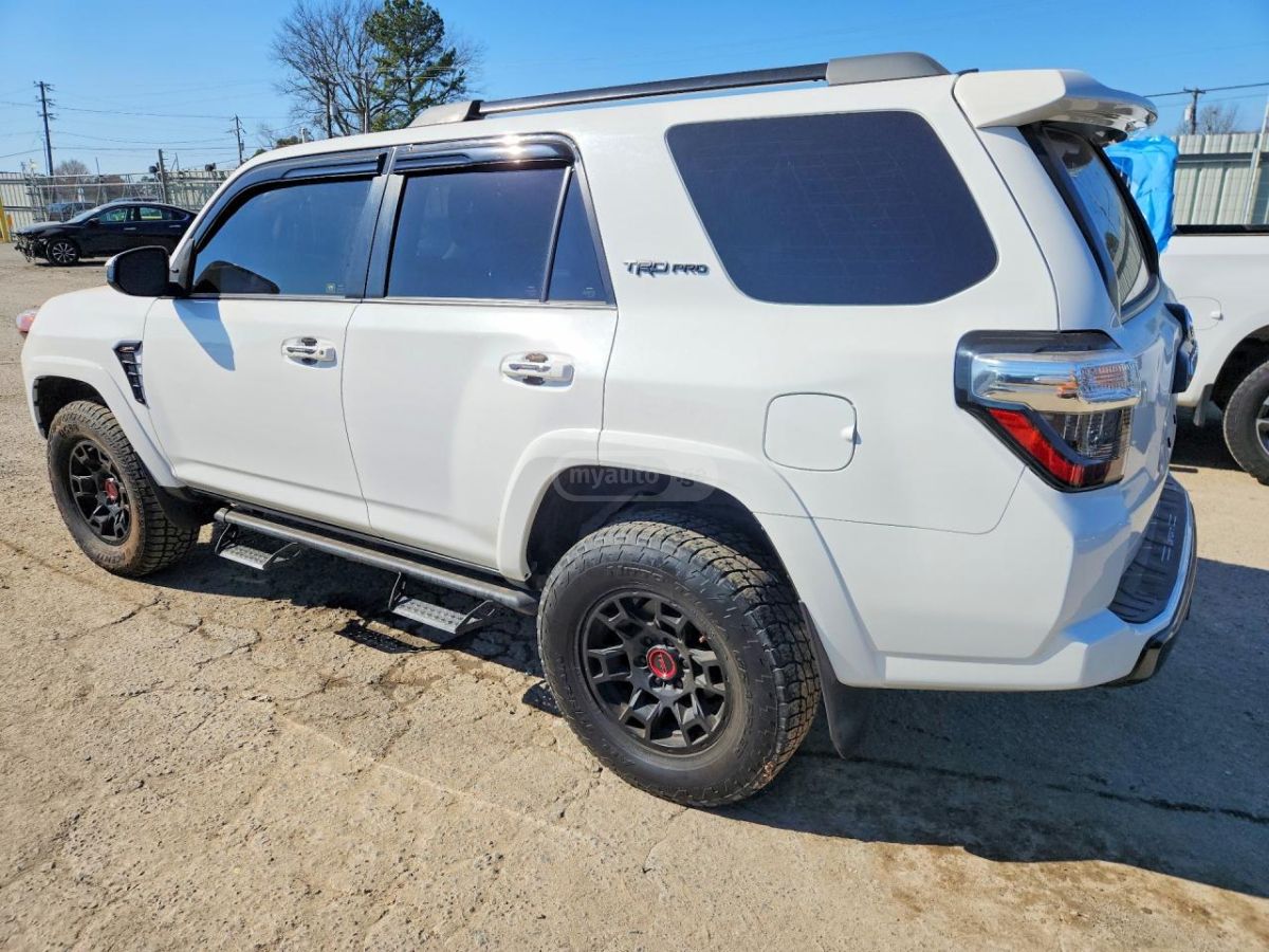 Toyota 4 Runner - фото 2