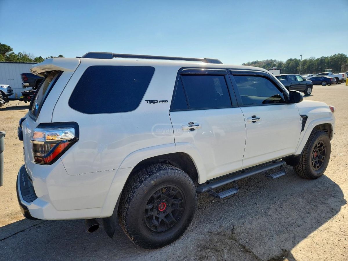 Toyota 4 Runner - фото 3
