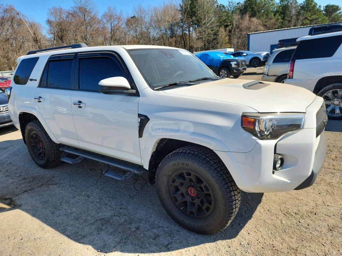 Toyota 4 Runner - фото 4