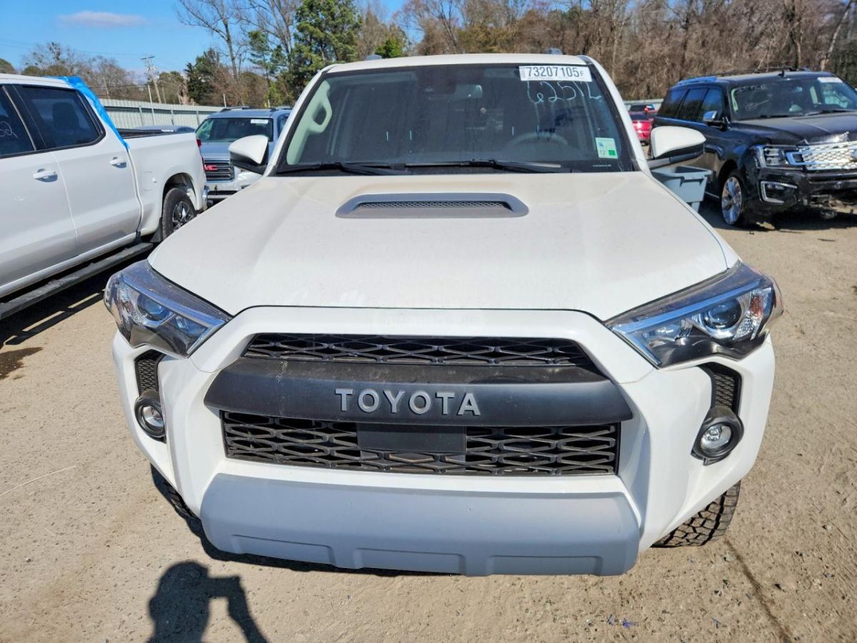 Toyota 4 Runner - фото 5