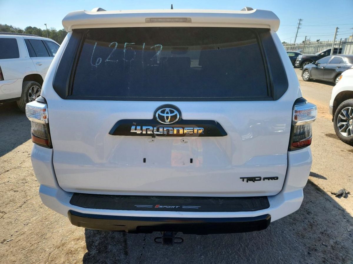 Toyota 4 Runner - фото 6