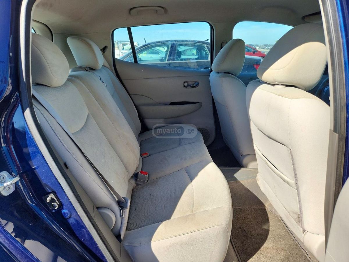 Nissan Leaf - фото 10