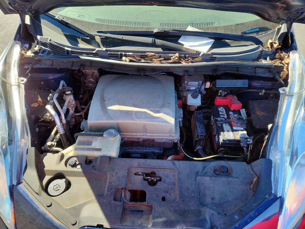 Nissan Leaf - фото 11