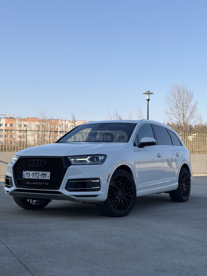 Audi Q7 - фото 1