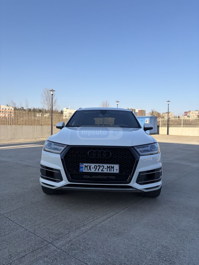 Audi Q7 - фото 5