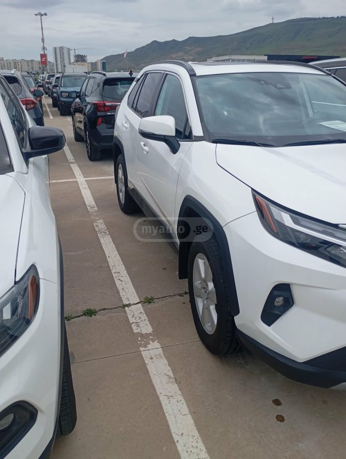 Toyota Rav 4 - фото 2