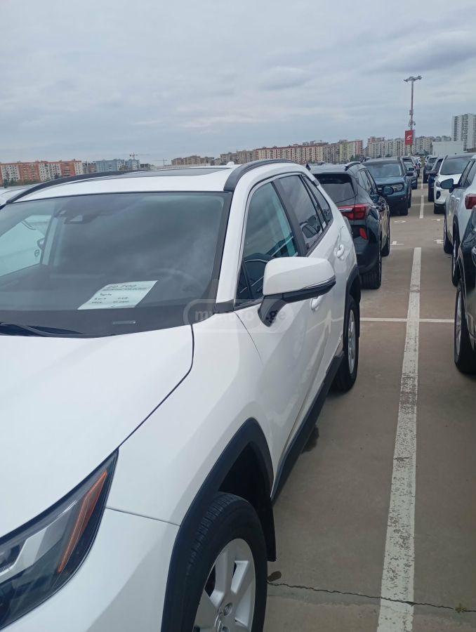 Toyota Rav 4 - фото 3