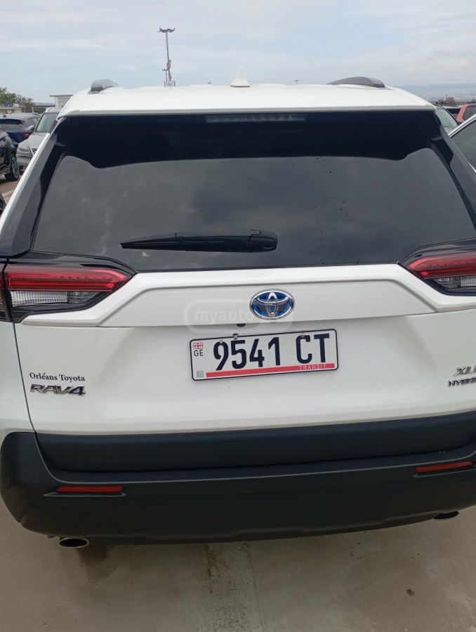 Toyota Rav 4 - фото 4