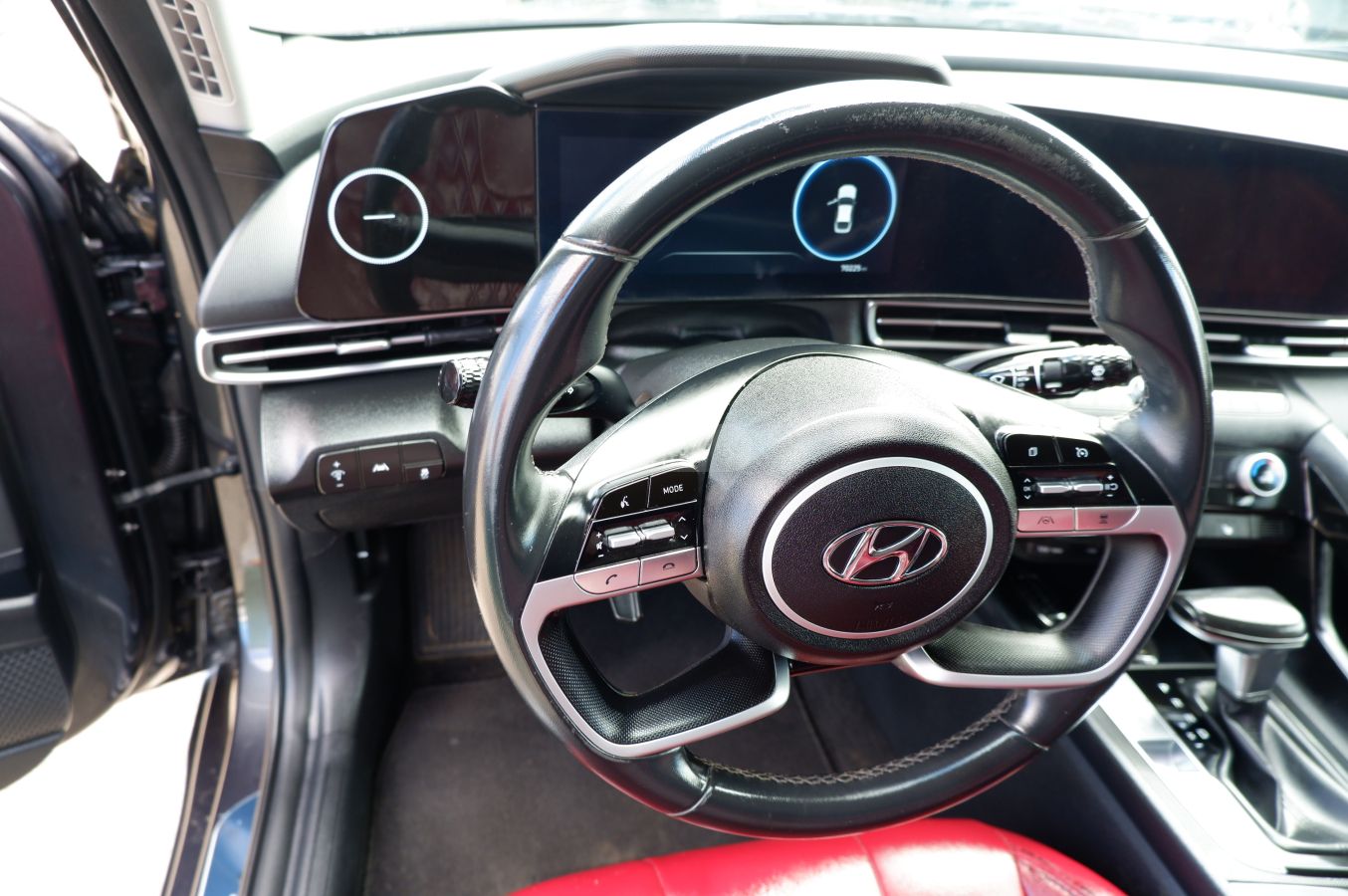 Hyundai Elantra - фото 11