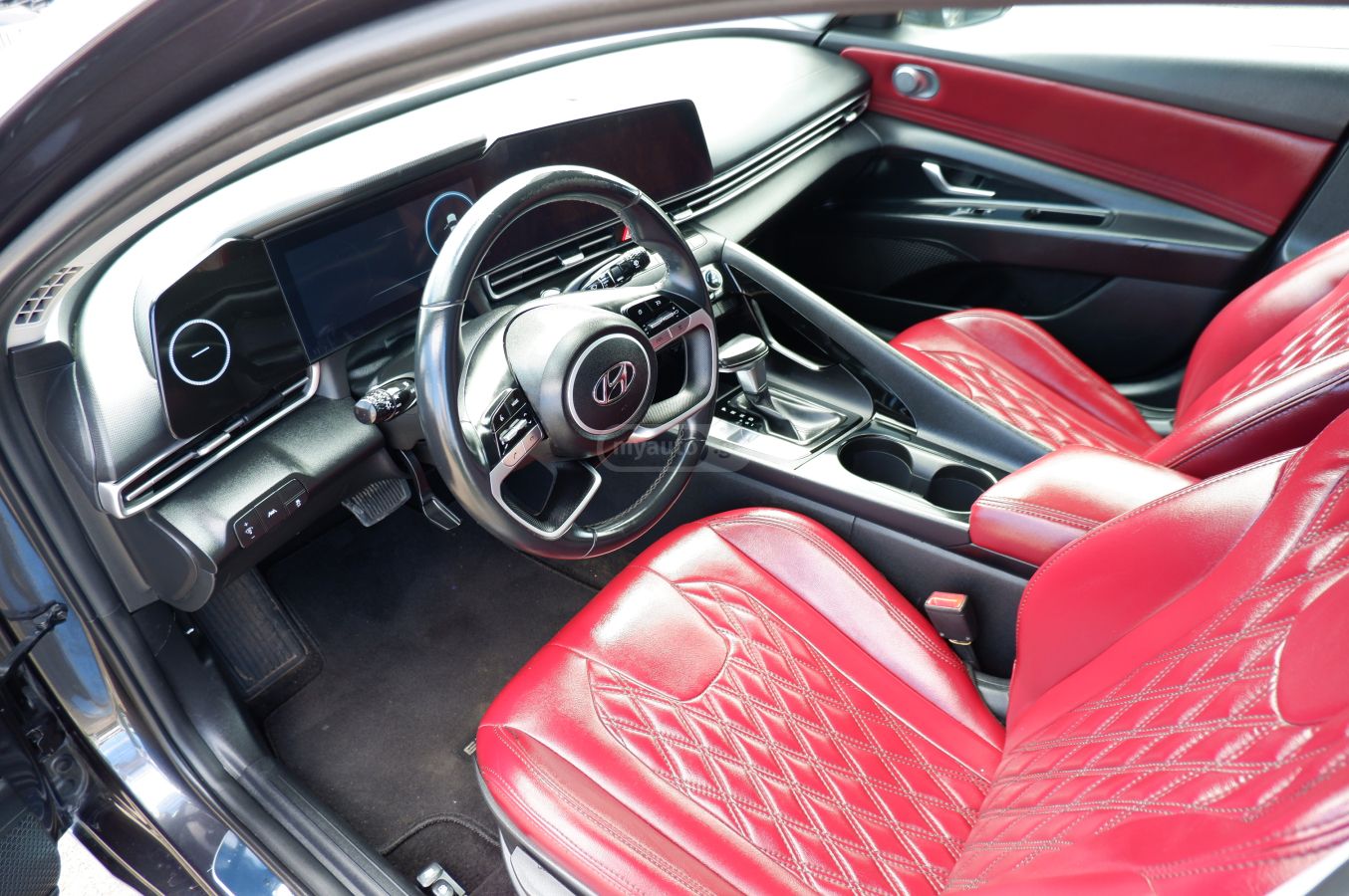 Hyundai Elantra - фото 12