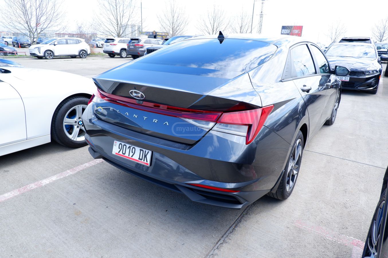 Hyundai Elantra - фото 5