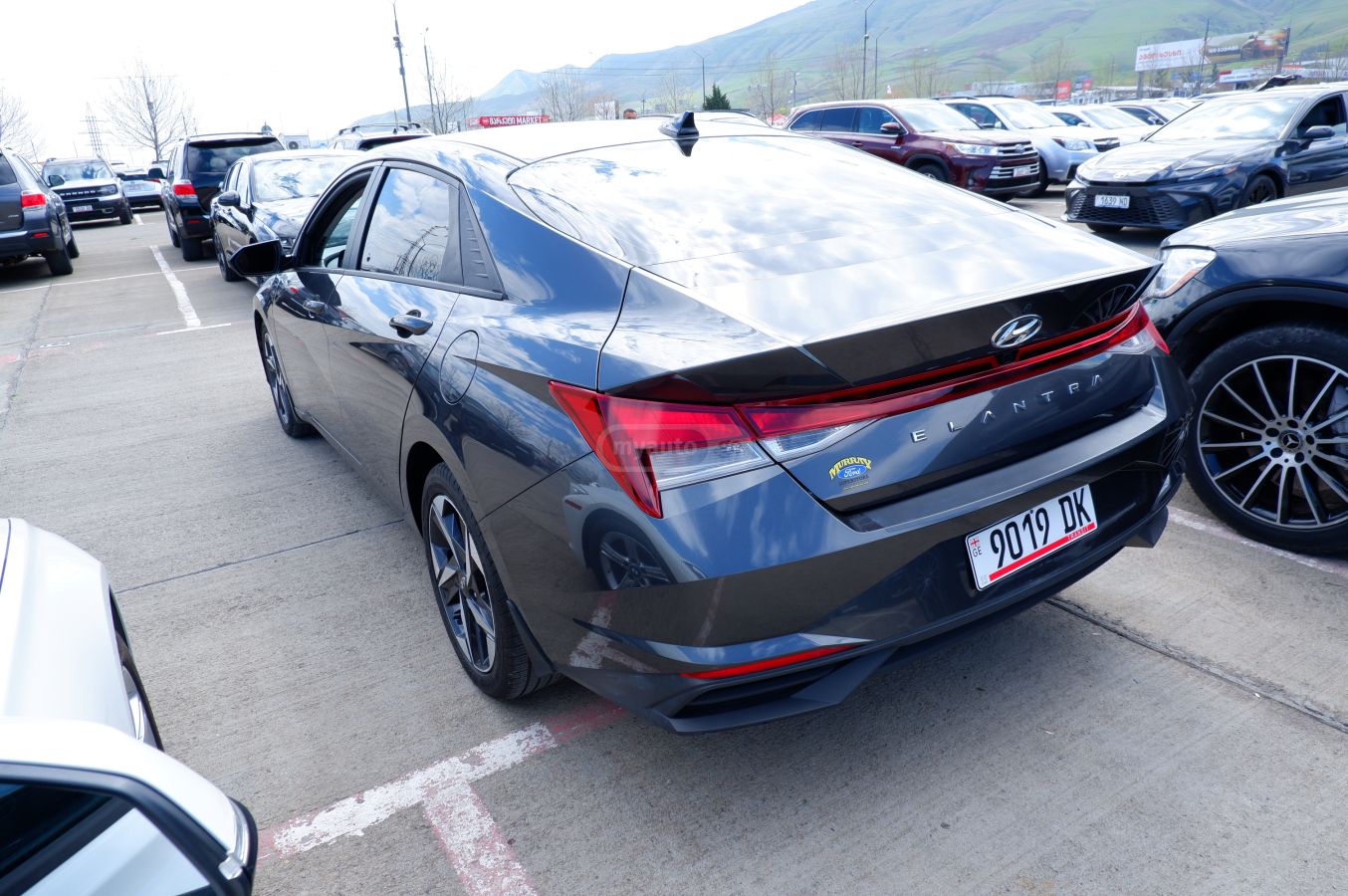 Hyundai Elantra - фото 7