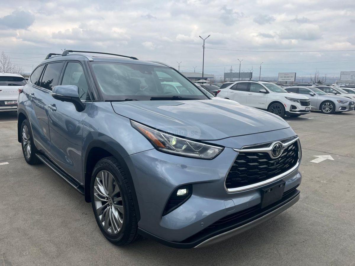 Toyota Platinum 4dr All-Wheel Drive A — миниатюра 7